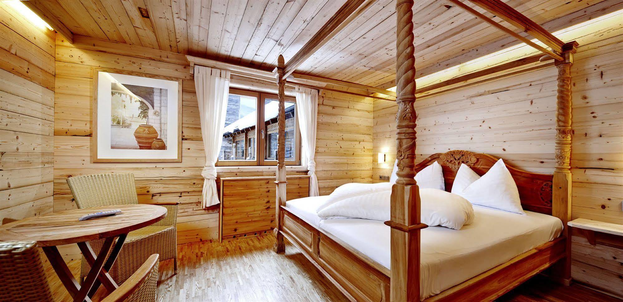 Art & Ski-In Hotel Hinterhag Saalbach-Hinterglemm Quarto foto